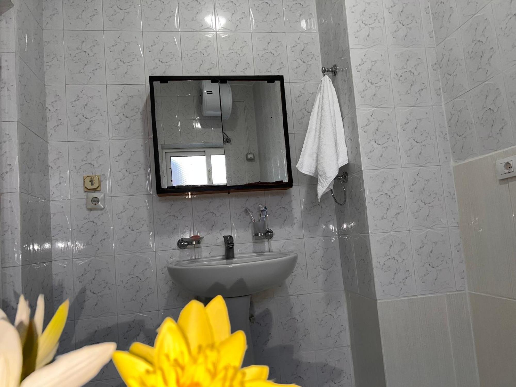 Berat Private Room In Haxhialiu Villa Экстерьер фото