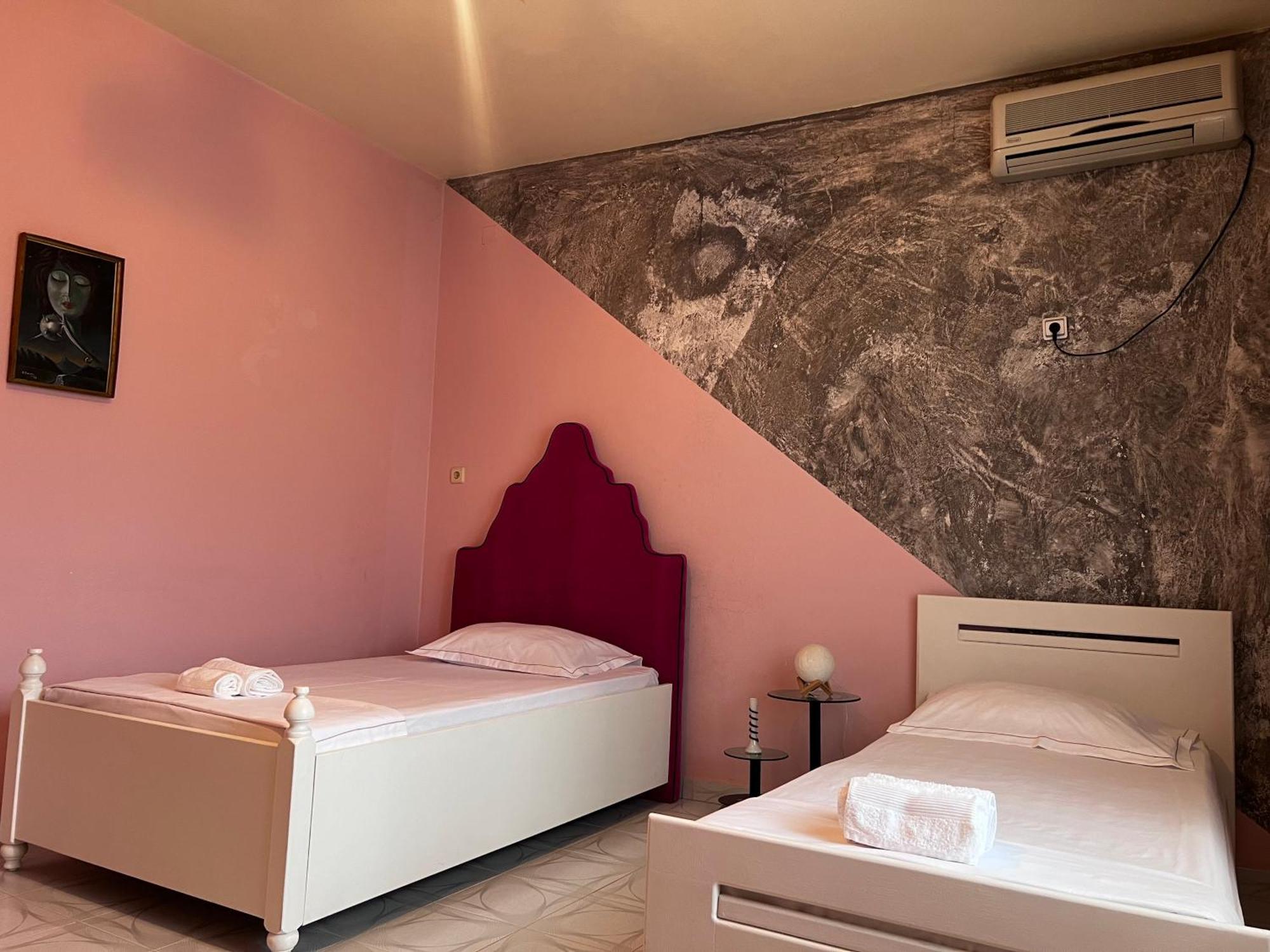 Berat Private Room In Haxhialiu Villa Экстерьер фото