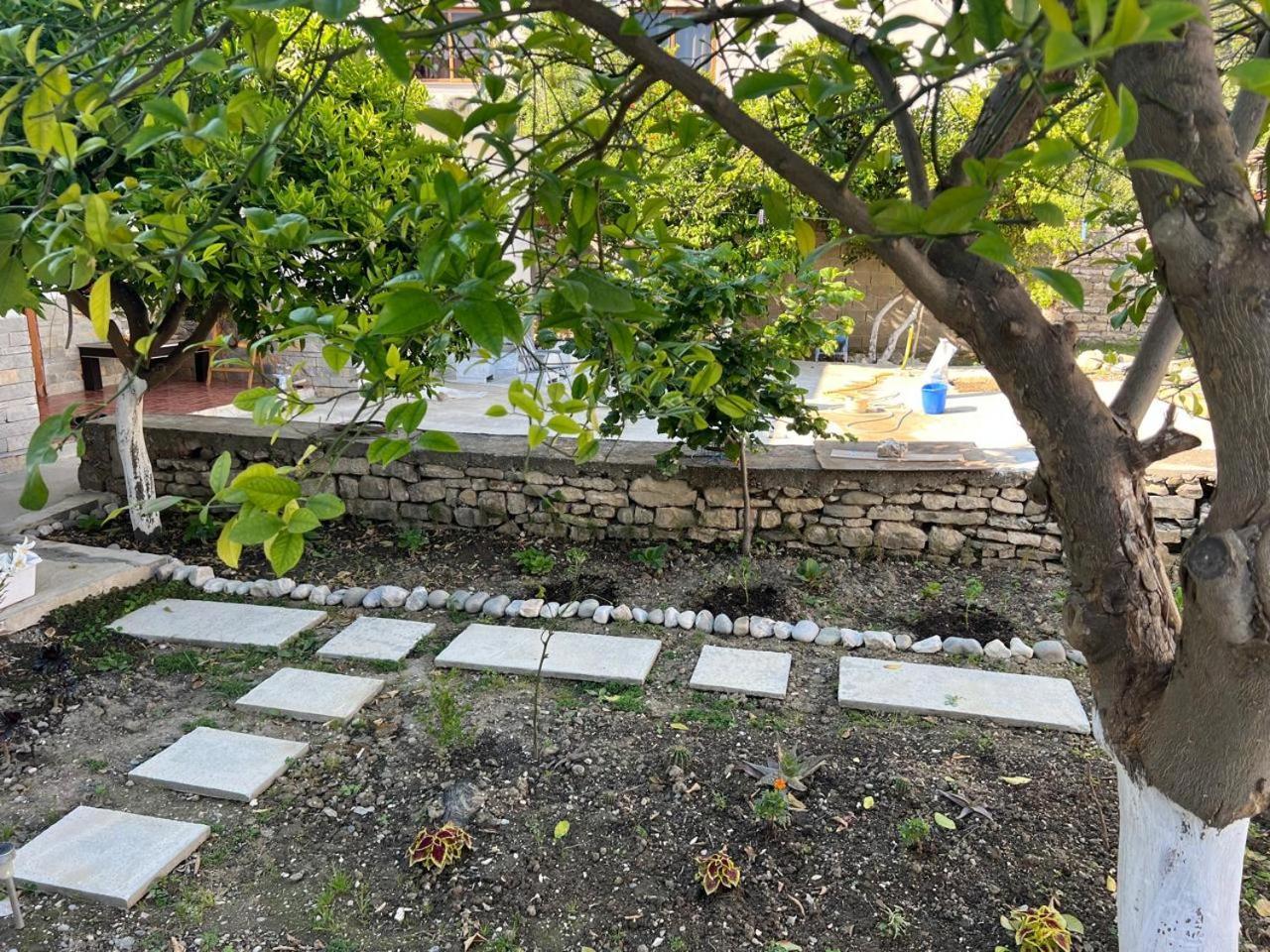 Berat Private Room In Haxhialiu Villa Экстерьер фото